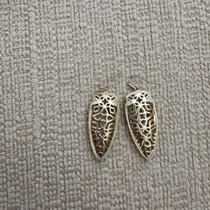 Kendra Scott Gold Filigree Earrings. $20.